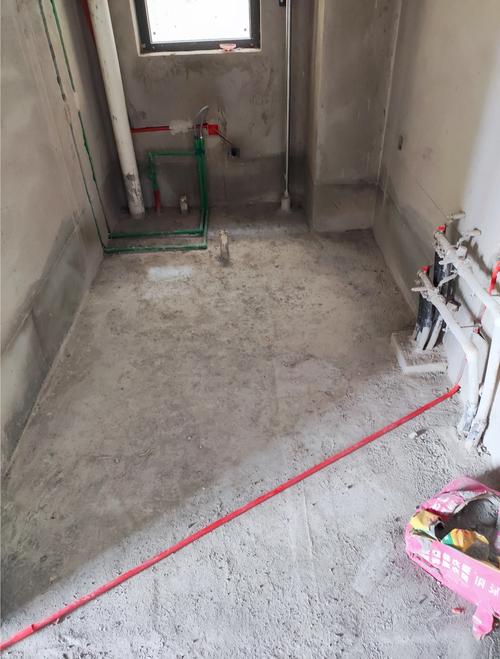 毛坯房墙面斜向水电穿线管实景