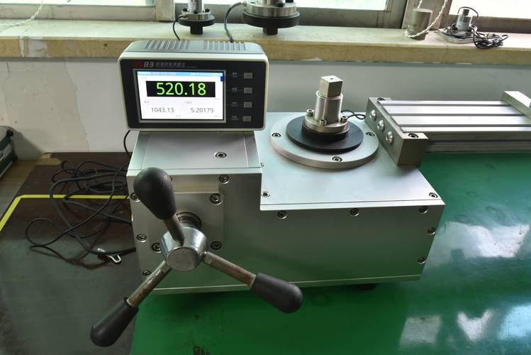 隔膜泵组装车间扭矩工具校准