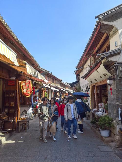 喜洲古镇早市清晨