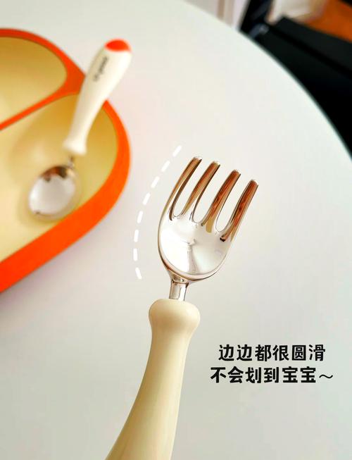 给娃选餐具，别漏了碗筷碰撞这道关