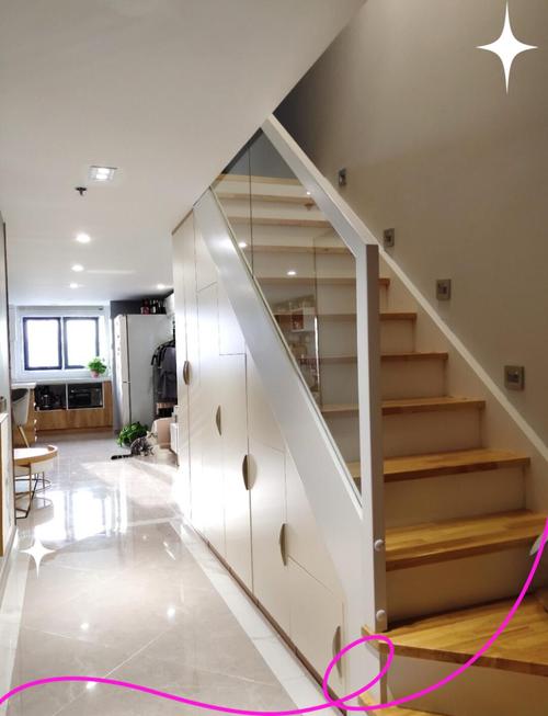 小户型loft水泥楼梯装修实景图