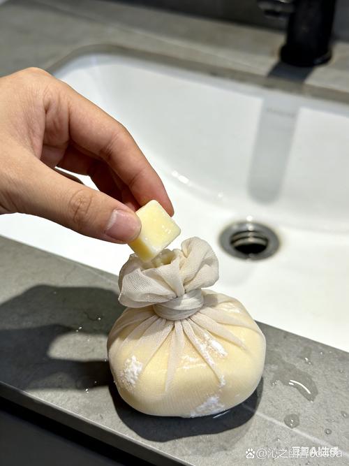 融化肥皂头做成丝袜固体肥皂实拍
