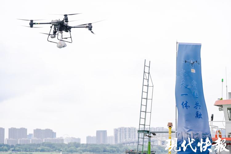 南京江心洲城市低空物流无人机起降点实拍