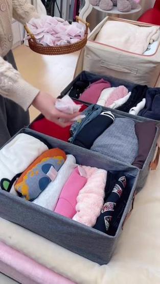 衣柜底层抽屉隔层放置防潮包实拍图