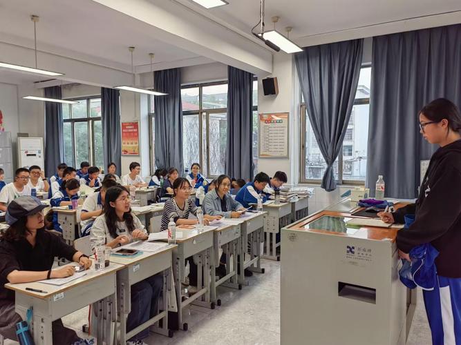 国内高中研究性学习科研交流答辩现场