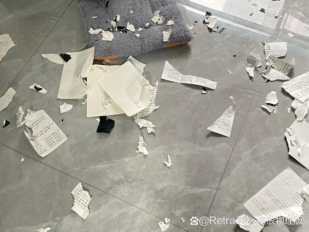 手撕废纸宣泄坏情绪情绪调节实拍