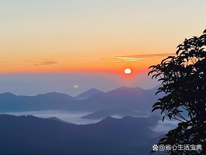 钟声撞碎山风,比日出好看