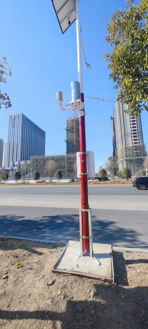 城市道路低洼点内涝监测传感器安装现场