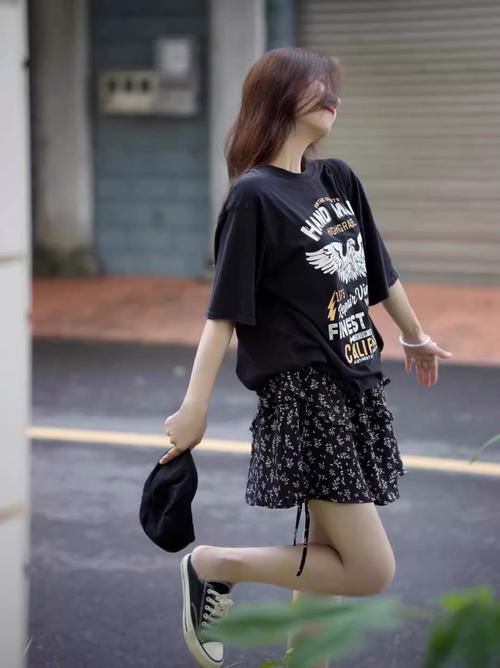 微胖女生夏季三件套穿搭街拍