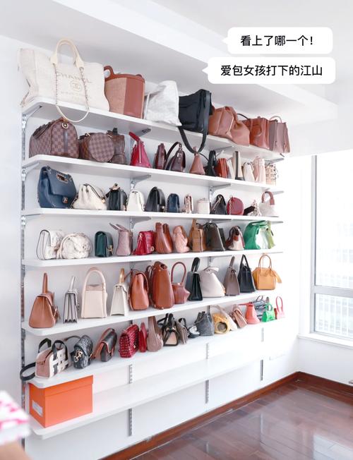 妈妈包内部分隔收纳照片