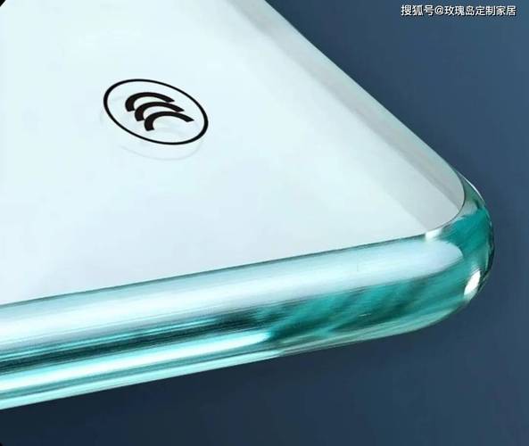 淋浴房玻璃3C认证标志特写及防爆膜对比