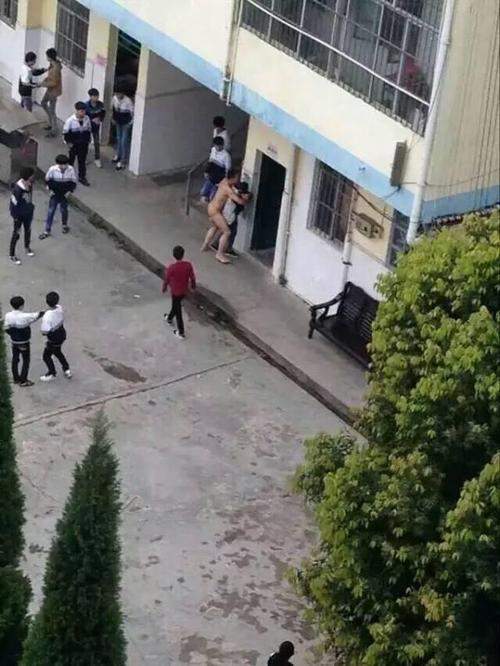 教师和学生的权利,谁在裸奔?