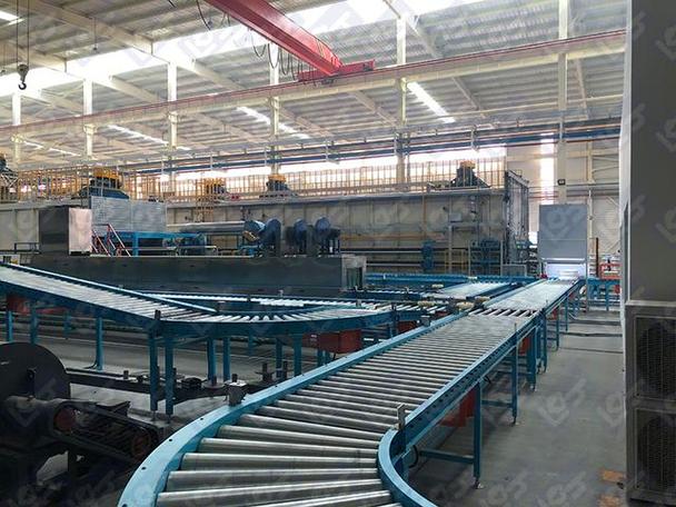 滚筒线输送故障 堵料现场 车间混乱
