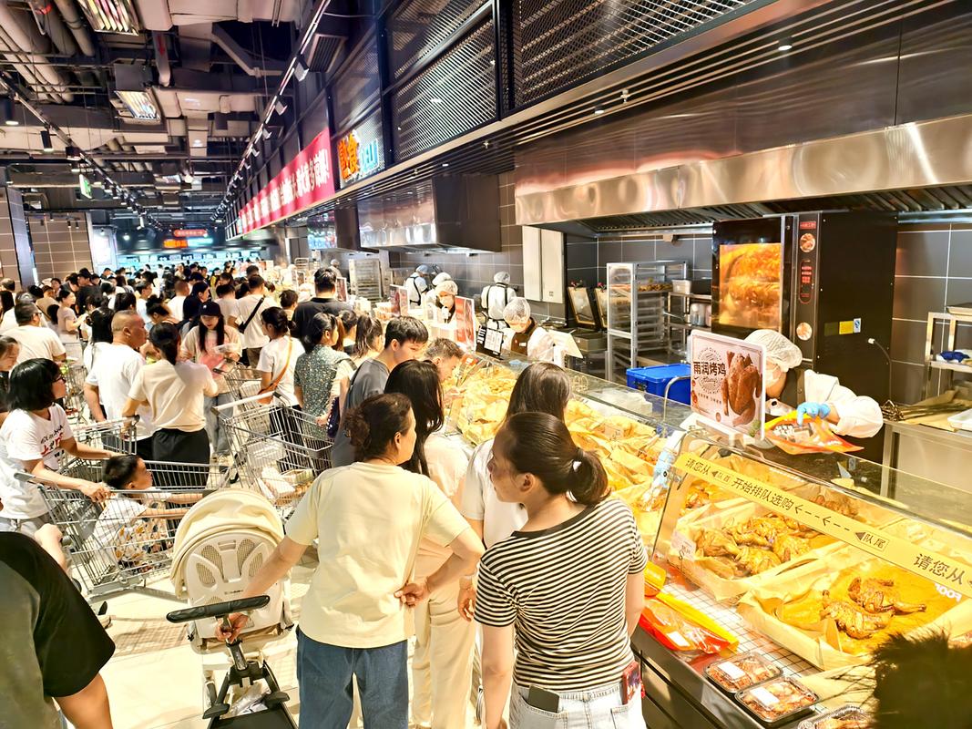 超市零食区脂肪肝患者选购零食场景