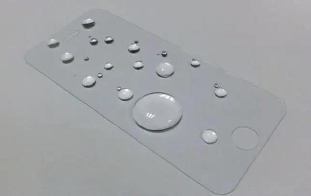 手机玻璃盖板AF膜水滴角不均匀微观示意图
