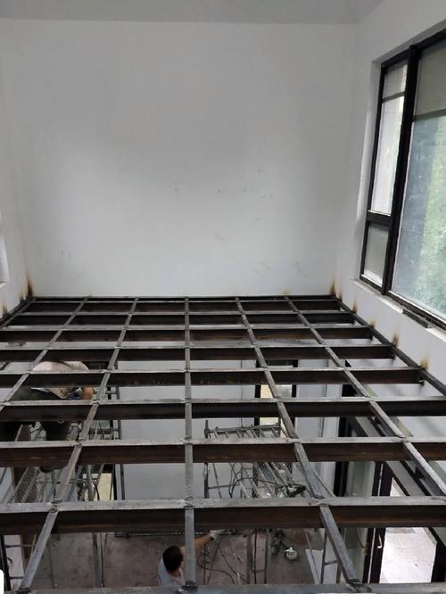 家装槽钢隔层现场焊接施工验收实拍