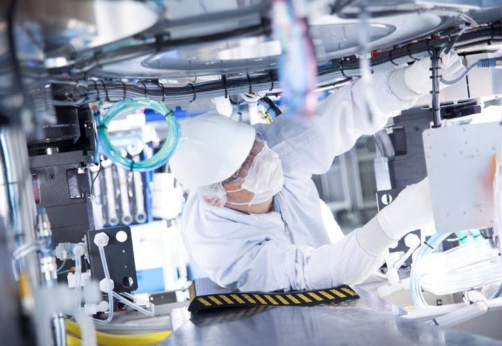 佛山顺德乡镇Fab Lab工人打样场景