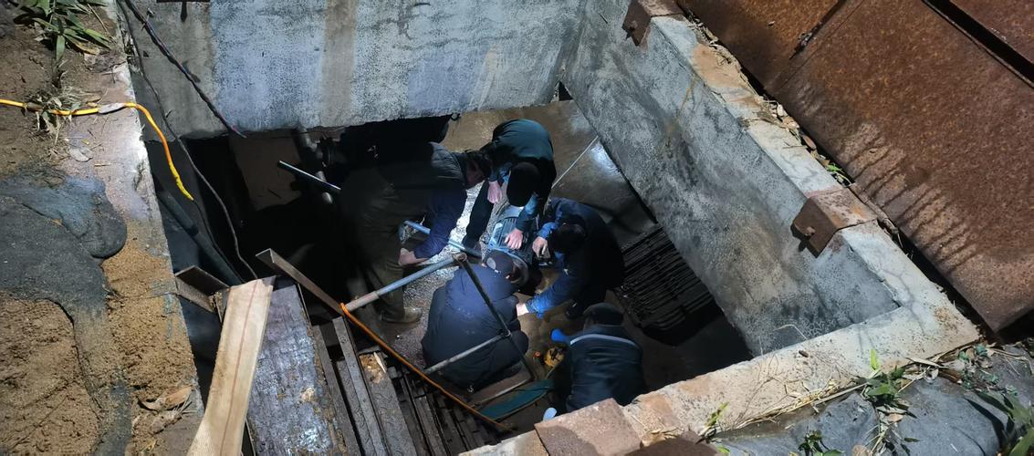 油泵维修服务夜间紧急抢修现场