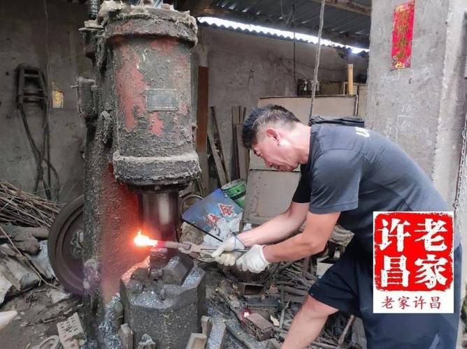 空气锤车间安装完毕实拍