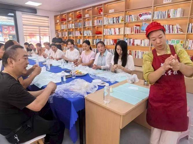湖北南漳非遗鸡蛋糕手工制作现场图