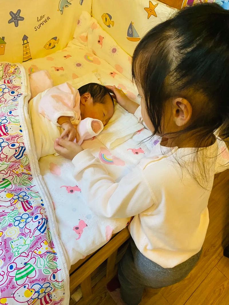 10月龄宝宝家庭寄宿日常互动照