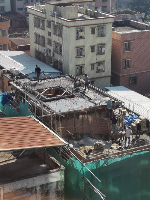 文物保护单位周边违规加建阳光房实拍