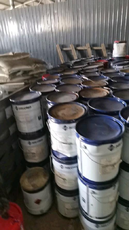 装修变质库存涂料开罐罐内状态实拍