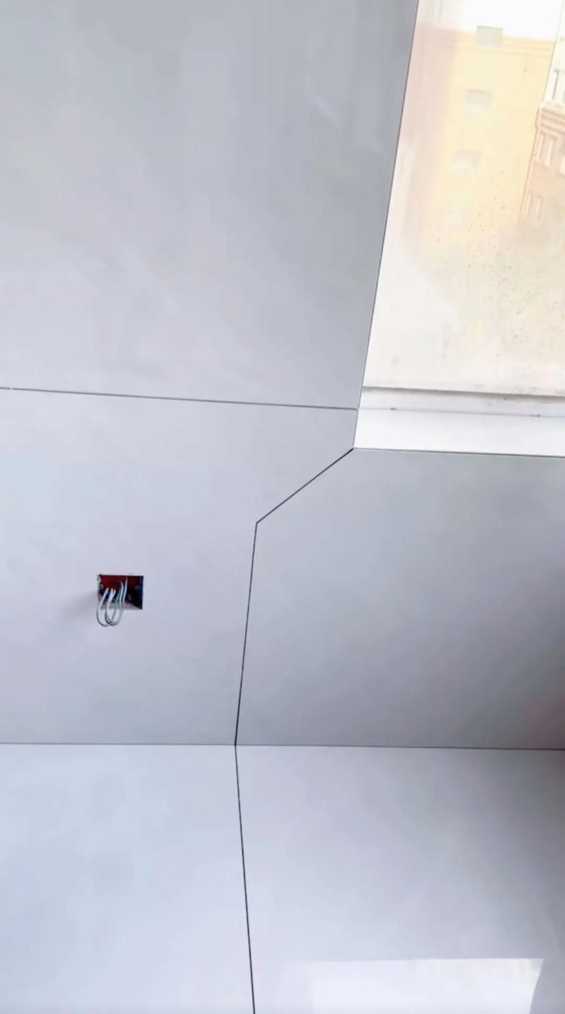 墙地对缝验收与特殊场景问题