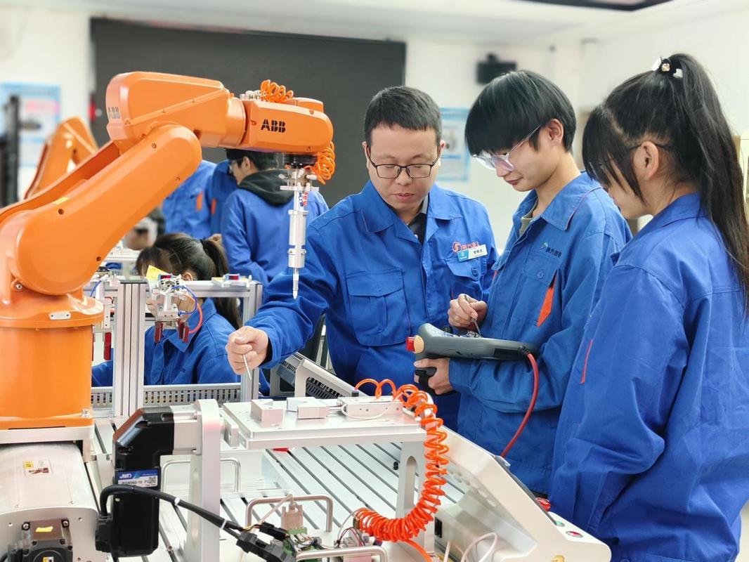把工业培训做成工厂的自造血能力