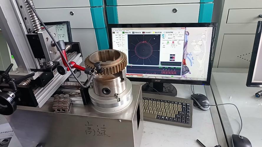 工业相机拍摄的金属零件表面微小裂纹机器学习检测