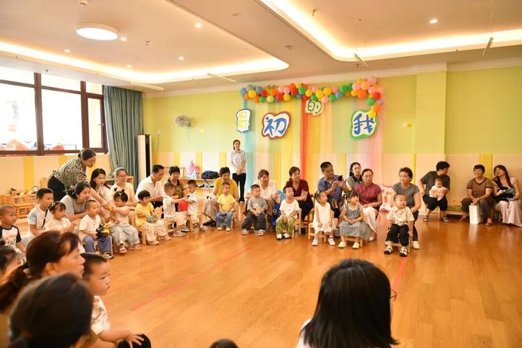 工业区职工亲子之家幼儿集体游戏照