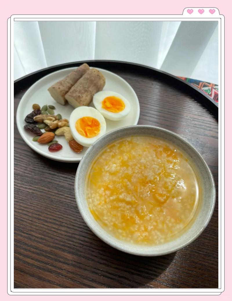 熬夜后清淡早餐搭配小米粥水煮蛋图片