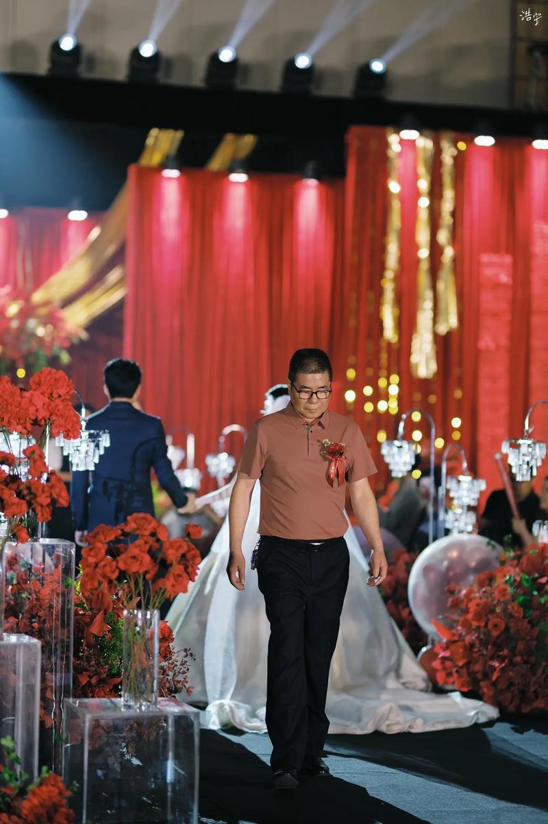 婚礼预告片:为什么你花大价钱拍的,还不如朋友手机剪的?-婚庆网