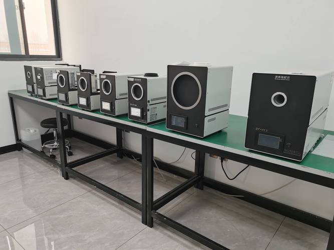 工业测温枪生产线上黑体炉校准工位