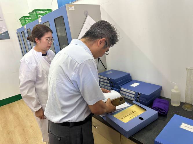 科研实验室SOP手册发放现场实拍