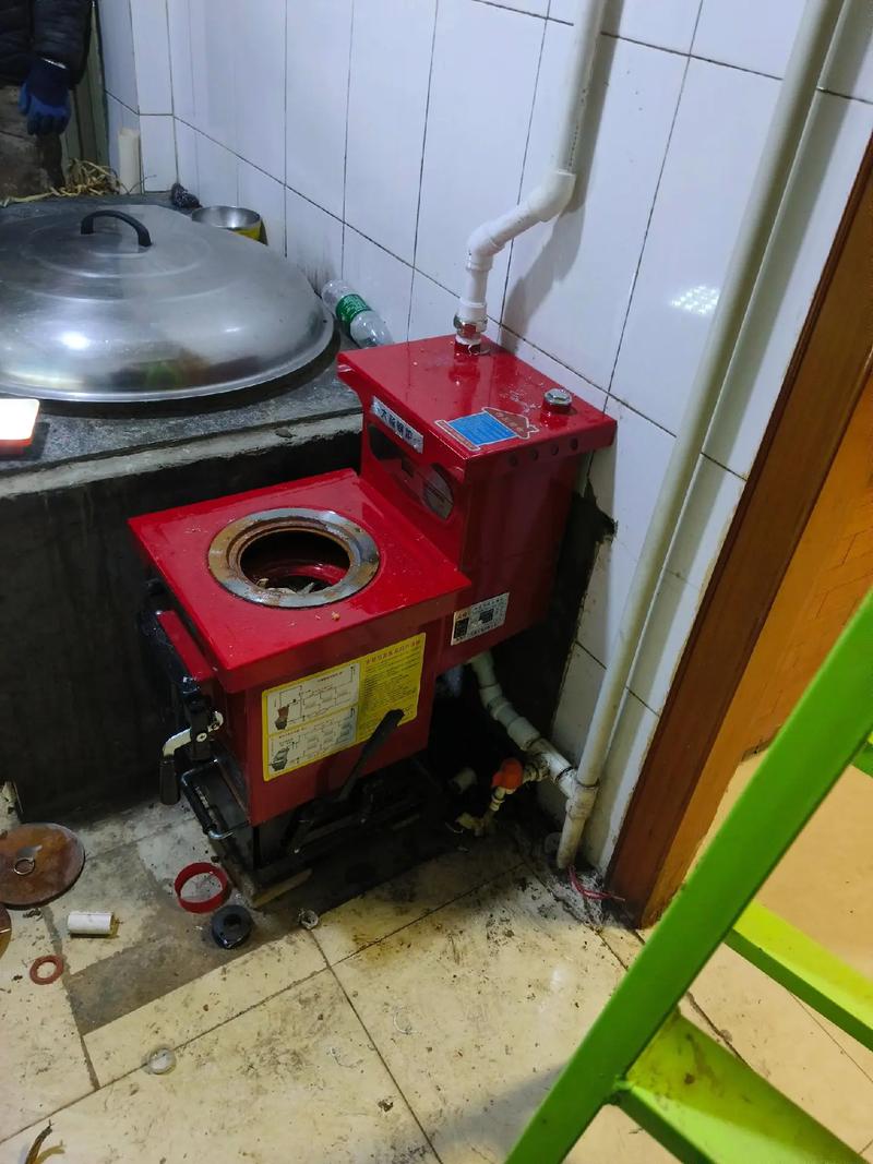 工业风家庭供暖锅炉安装实景