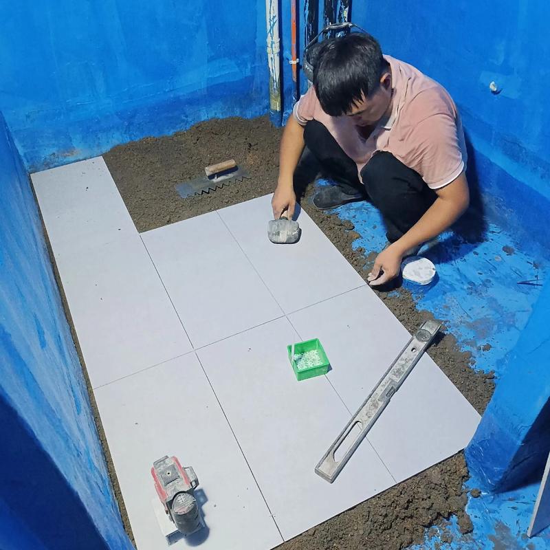 仿古砖卫生间湿铺法施工现场示意