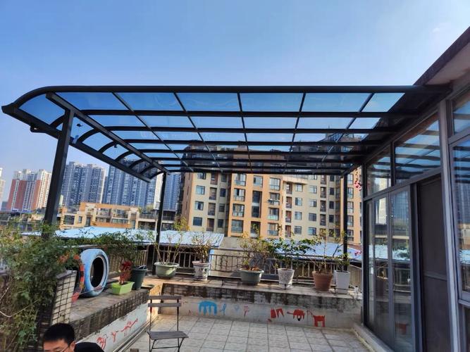 杭州一楼南向露台装完湖蓝色耐力板的日常晒景