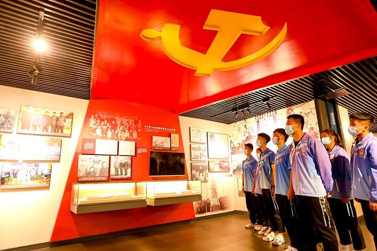 南漳报信坡红色文化陈列馆内抗战历史展品