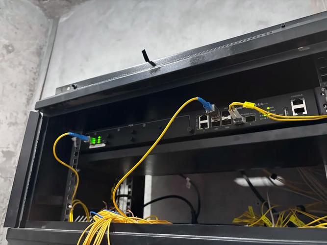 汽车总装车间工业PON网络ONU安装实景