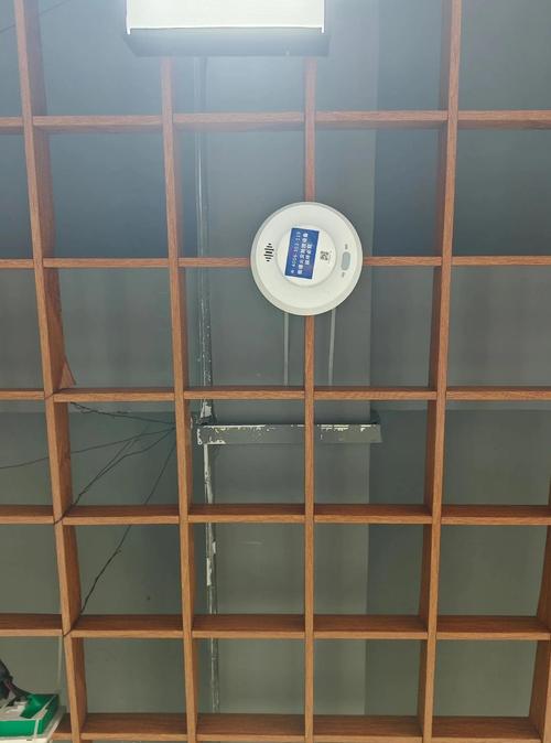 工业厂房火灾报警探测器安装现场图