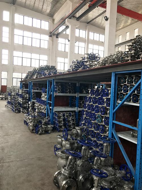 不同规格工业阀门成品仓库实拍