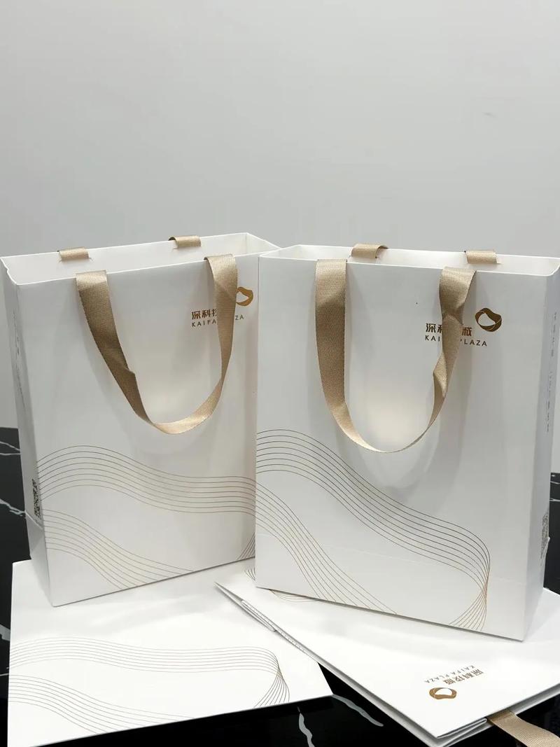 不同材质伴手礼袋对比展示