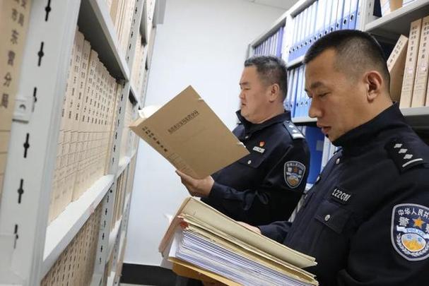 走私案件海关涉税核算卷宗材料翻阅场景