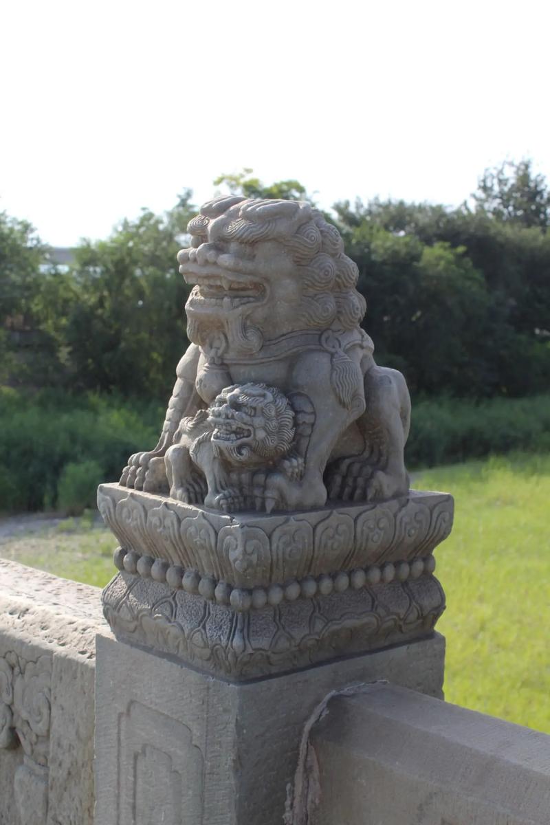 卢沟桥石狮子雕刻特写