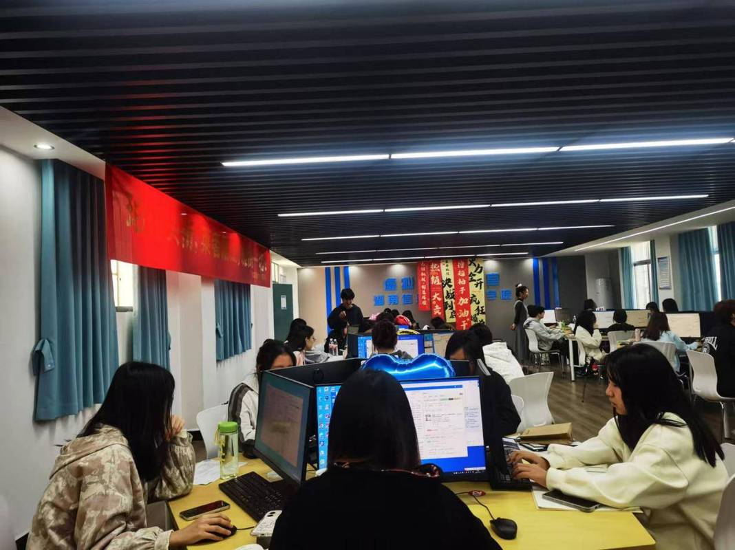 毕业生面试销售岗位现场