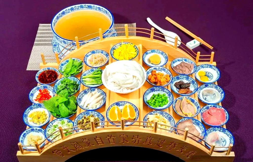 云南蒙自老过桥米线馆子粗陶汤碗