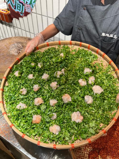 厦门八市巷口阿婆芋包店门口咸湿地面