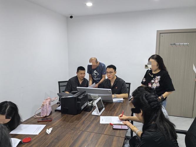 法院执行法官查封现场照片
