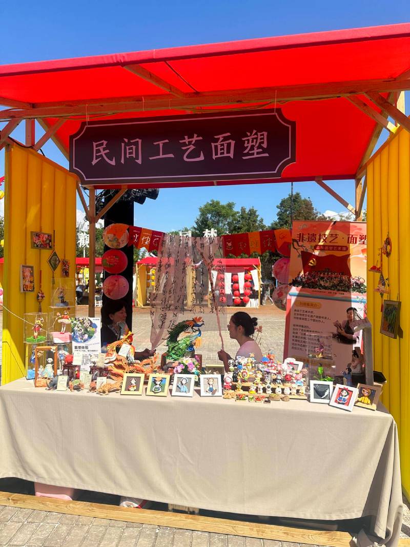 山西清徐二月二花会面塑摊位